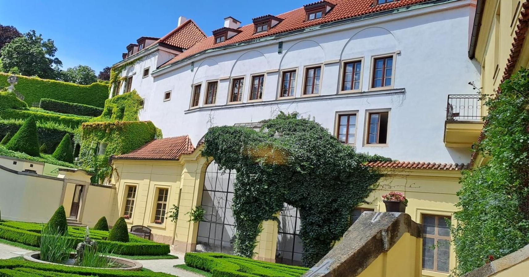Apartment At The Blue Lion & Parking Assistance Prague